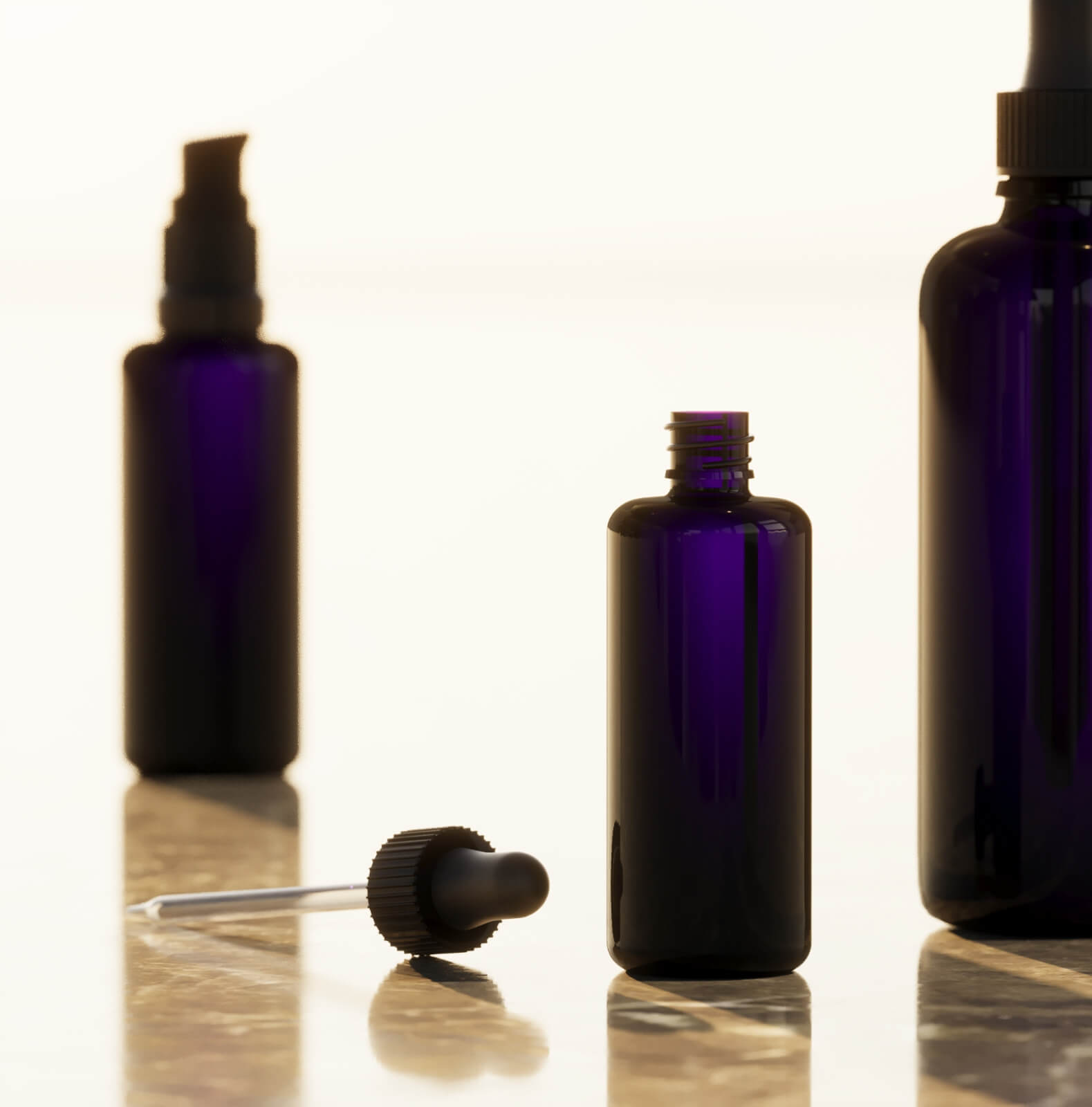 Violettglas statt Plastik: Warum unsere Pflege eine besondere Hülle verdient