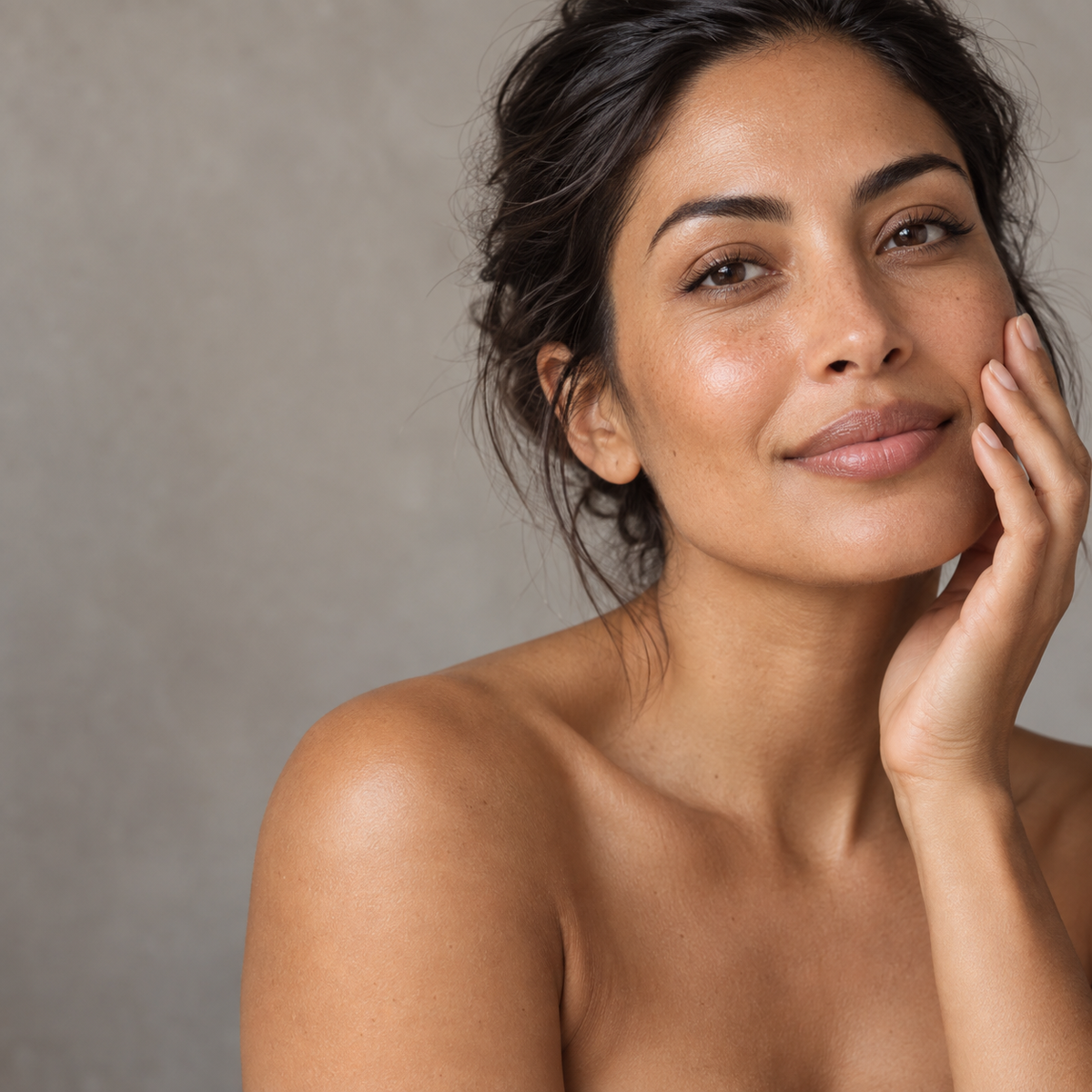 Natürliches Hautpflege-Porträt für das Kapua Hyaluron Serum